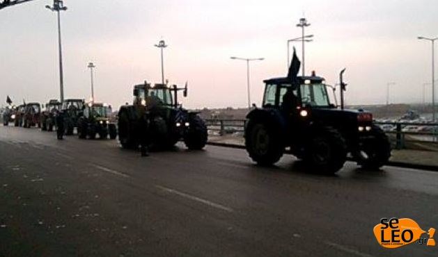 Στο αεροδρόμιο “Μακεδονία” οι αγρότες με τα τρακτέρ τους – ΒΙΝΤΕΟ