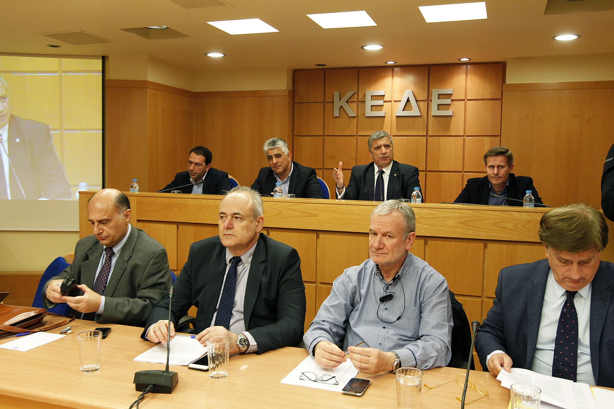 Την παραίτηση του υπουργού Υγείας ζητούν οι δήμαρχοι