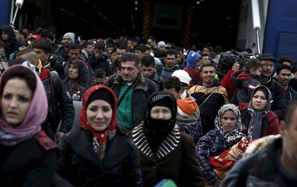 Στο λιμάνι του Πειραιά 1.600 μετανάστες και πρόσφυγες