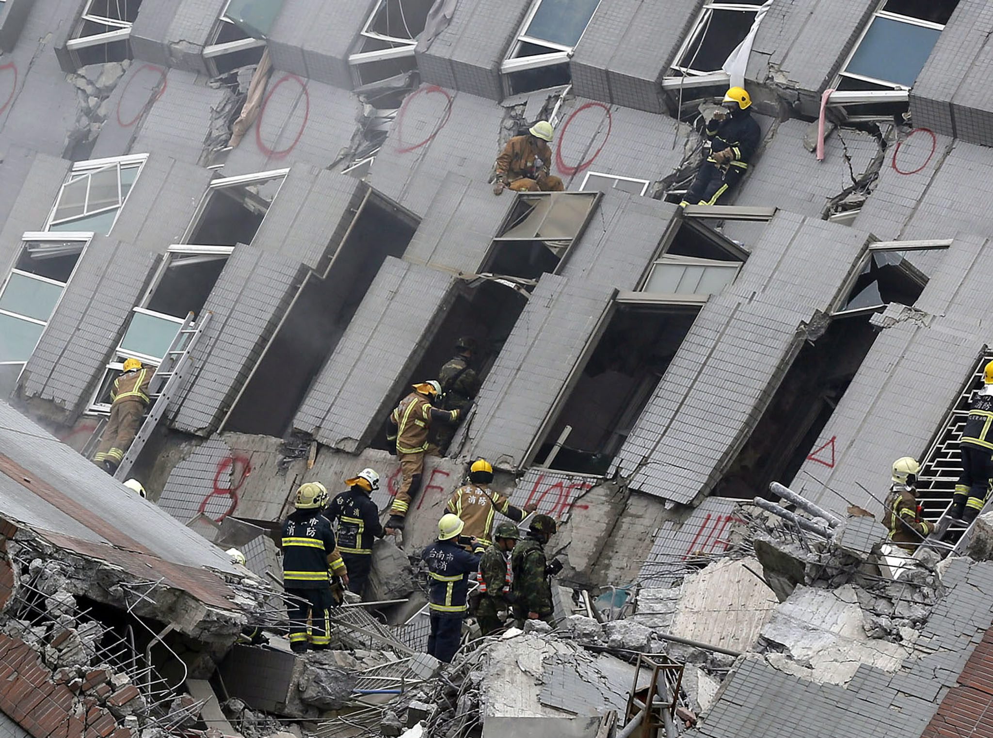 Στους 6 οι νεκροί από τον ισχυρό σεισμό στην Ταϊβάν – εκατοντάδες τραυματίες – ΦΩΤΟ