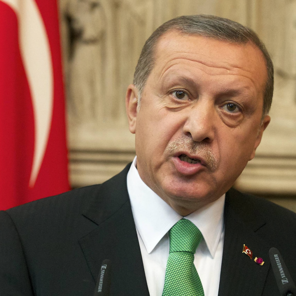 Ερντογάν: Η Τουρκία δεν θα σταματήσει να βομβαρδίζει τους Κούρδους της Συρίας