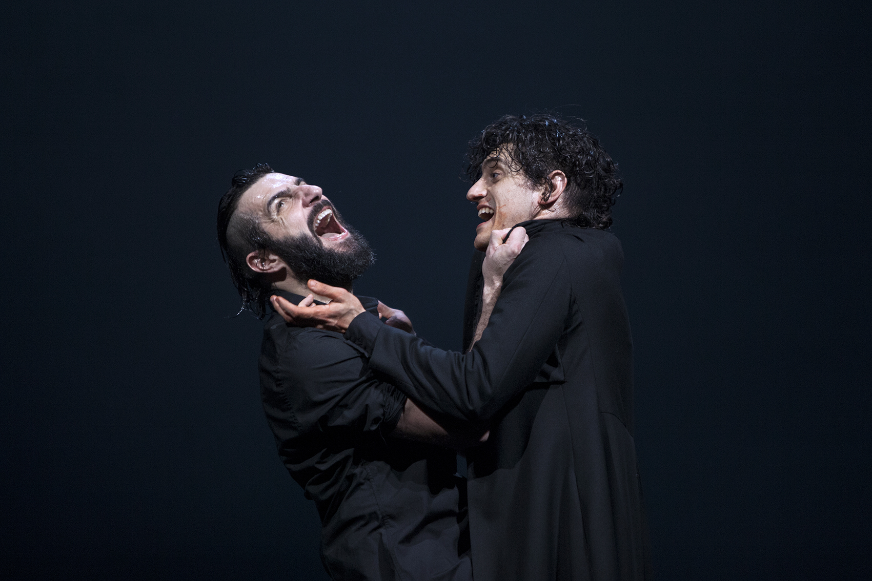 «Σκοτωμός» στον Φάουστ-θα «επιστρέψει»;