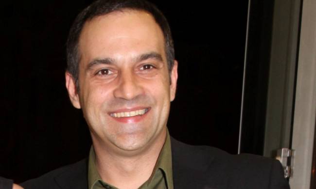 Ο Κρατερός Κατσούλης κάλεσε σε “μονομαχία” την Κορινθίου – ΦΩΤΟ