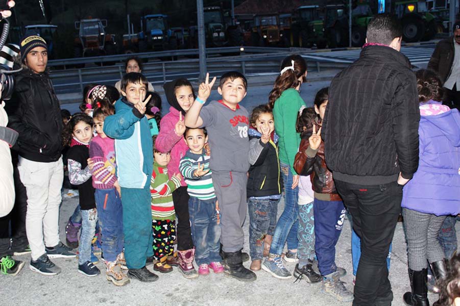 Καταγγελίες για αισχροκέρδεια σε βάρος των προσφύγων στα Τέμπη