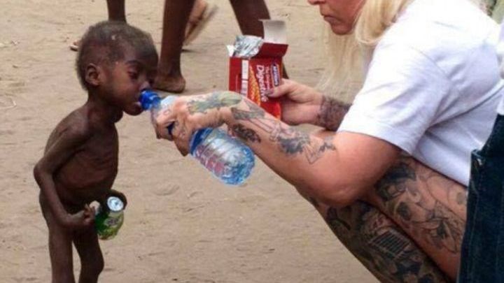 Σκελετωμένο αγοράκι πίνει νερό μετά από 8 μήνες – ΒΙΝΤΕΟ