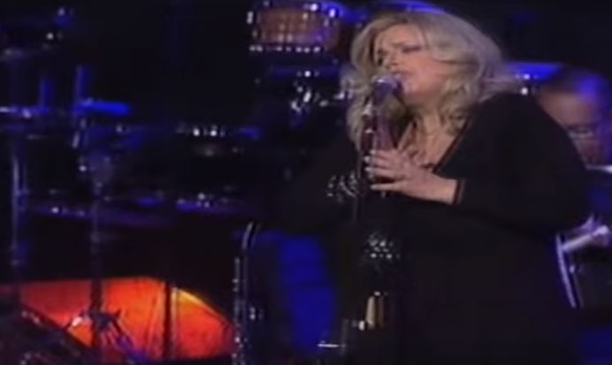 Η ερμηνεία της Νατάσας Μανίσαλη που συγκίνησε τα social media – ΒΙΝΤΕΟ