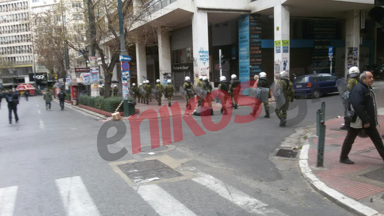 “Μάχη” κοντά στην Ομόνοια – ΦΩΤΟ