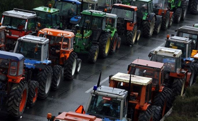 Τη Δευτέρα αποσύρουν τα τρακτέρ τους οι αγρότες των Μικροθηβών