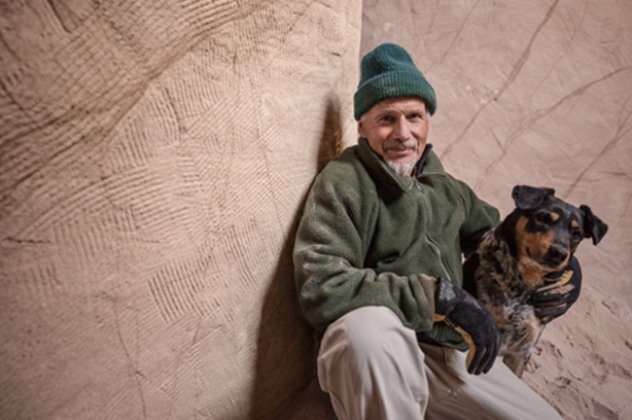 Ζούσε 25 χρόνια στην έρημο και δείτε τι έφτιαξε – ΦΩΤΟ – ΒΙΝΤΕΟ