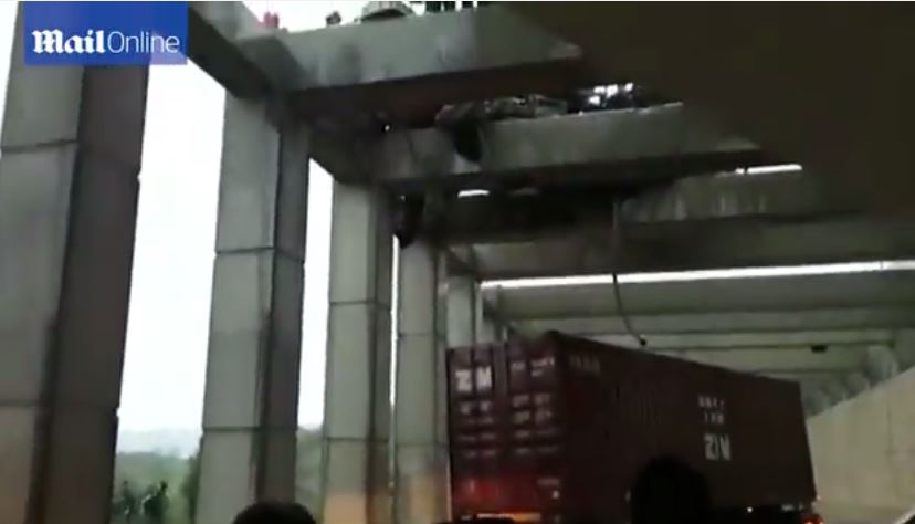 Συγκλονιστική διάσωση 10χρονου σε τροχαίο με νταλίκα – ΒΙΝΤΕΟ