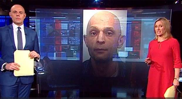 Η τρομακτική ομοιότητα δημοσιογράφου με πολυβόητο κακοποιό – ΒΙΝΤΕΟ