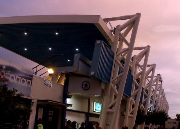 Πτώση φιλάθλου από την εξέδρα στο Περιστέρι