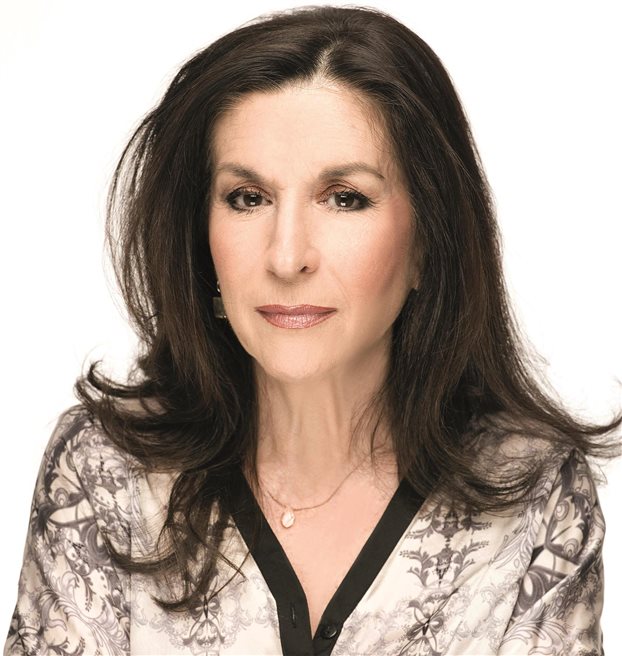 Η Μεντή στο Επί Κολωνώ με Ρέππα-Παπαθανασίου!