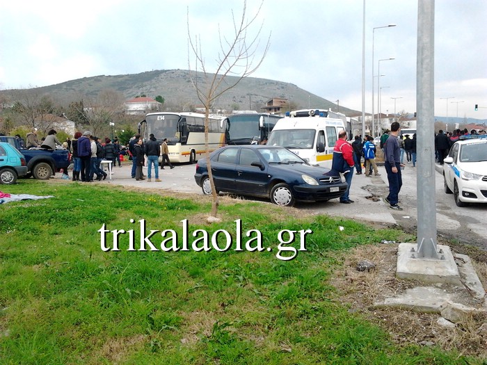 Πρόσφυγες απέκλεισαν την εθνική οδό στο Νέο Μοναστήρι Δομοκού – ΦΩΤΟ