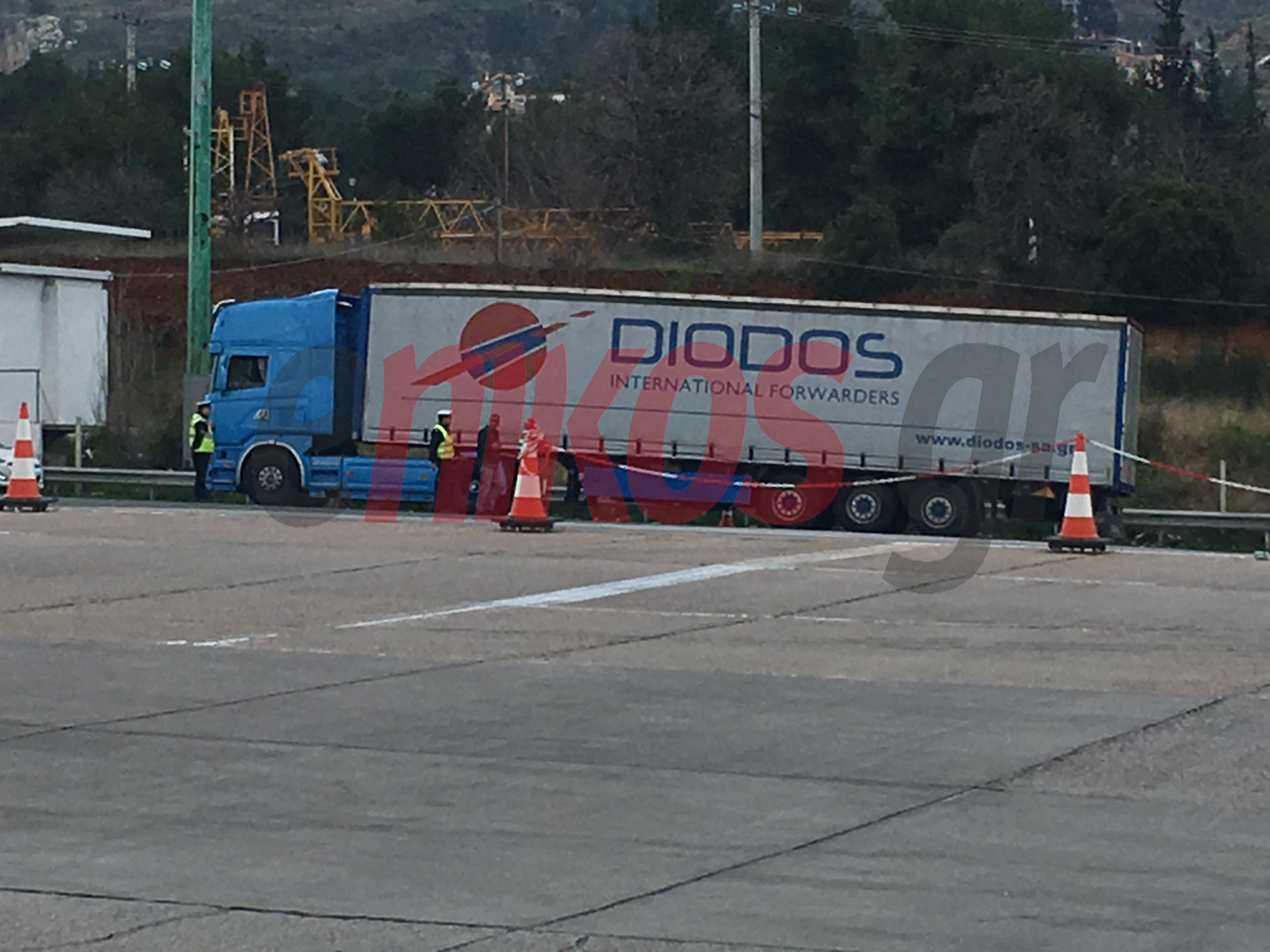 Αστυνομικοί έλεγχοι σε νταλίκες στα διόδια Αφιδνών – ΦΩΤΟ – ΤΩΡΑ