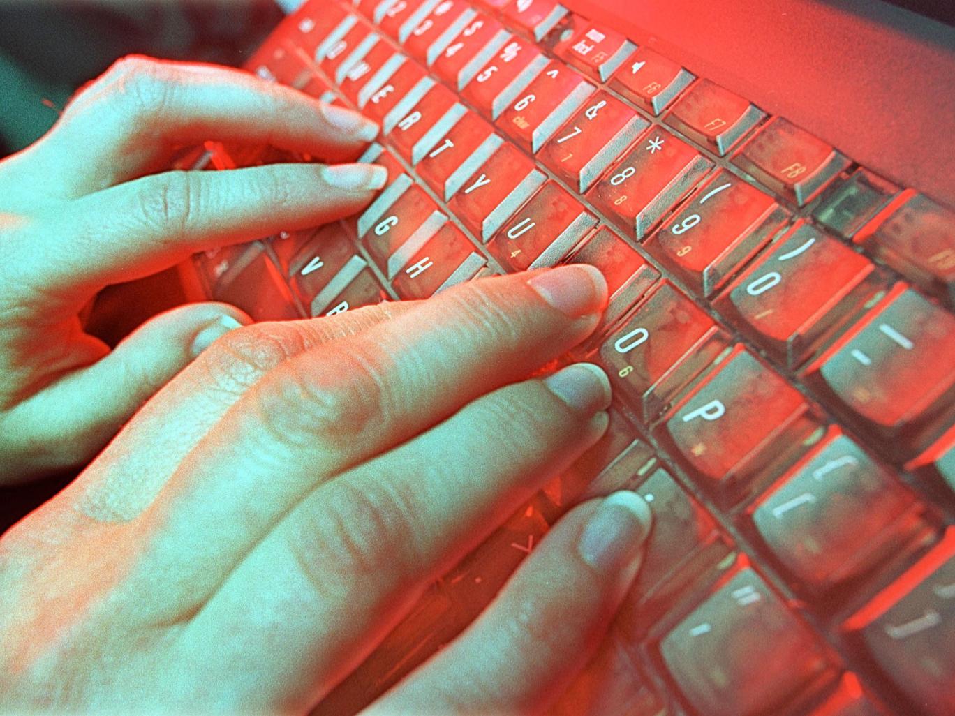 26 χρόνια φυλακή σε μάνα που εξέδιδε την 6χρονη κόρη της