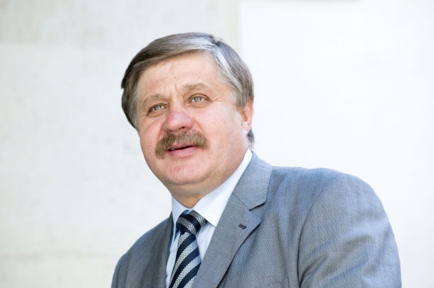 Ο Πολωνός υπουργός που αποκοιμήθηκε στη Βουλή – ΒΙΝΤΕΟ