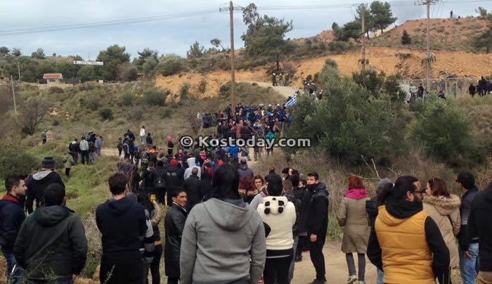 Ένταση στην Κω – Δακρυγόνα από τα ΜΑΤ