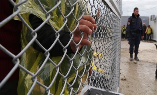 Τελεσίγραφα και σενάρια για κλειστά σύνορα