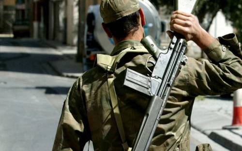 Κουκουλοφόροι έκλεψαν το όπλο ενός στρατιώτη στην Κύπρο