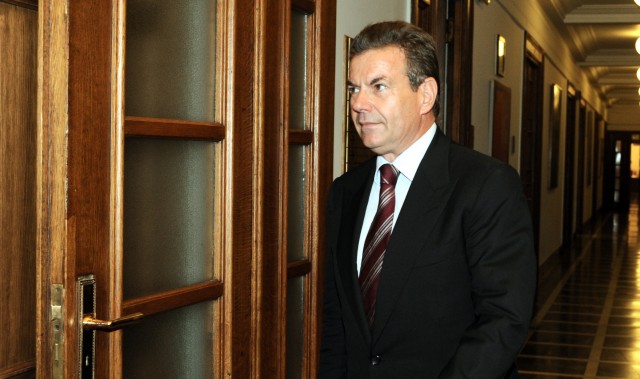 Πετρόπουλος: Δεν τέθηκε θέμα μείωσης συντάξεων από τους δανειστές – ΒΙΝΤΕΟ