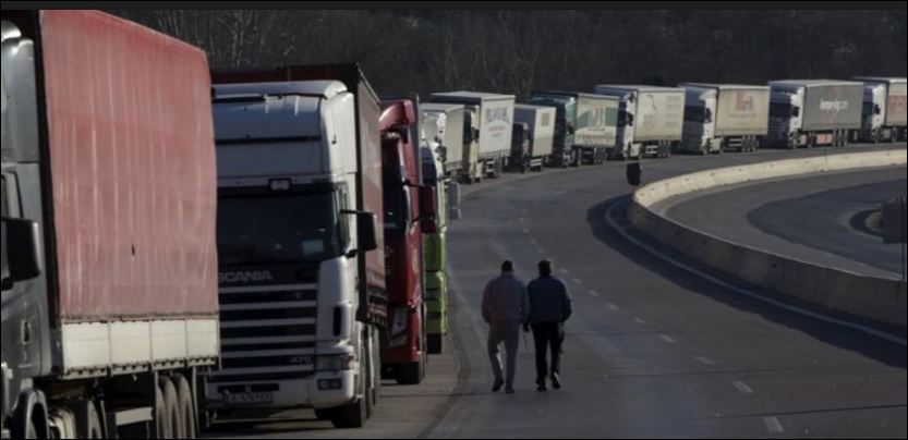 Οδηγοί φορτηγών έκλεισαν σημείο ελέγχου στα σύνορα Ελλάδας – Βουλγαρίας