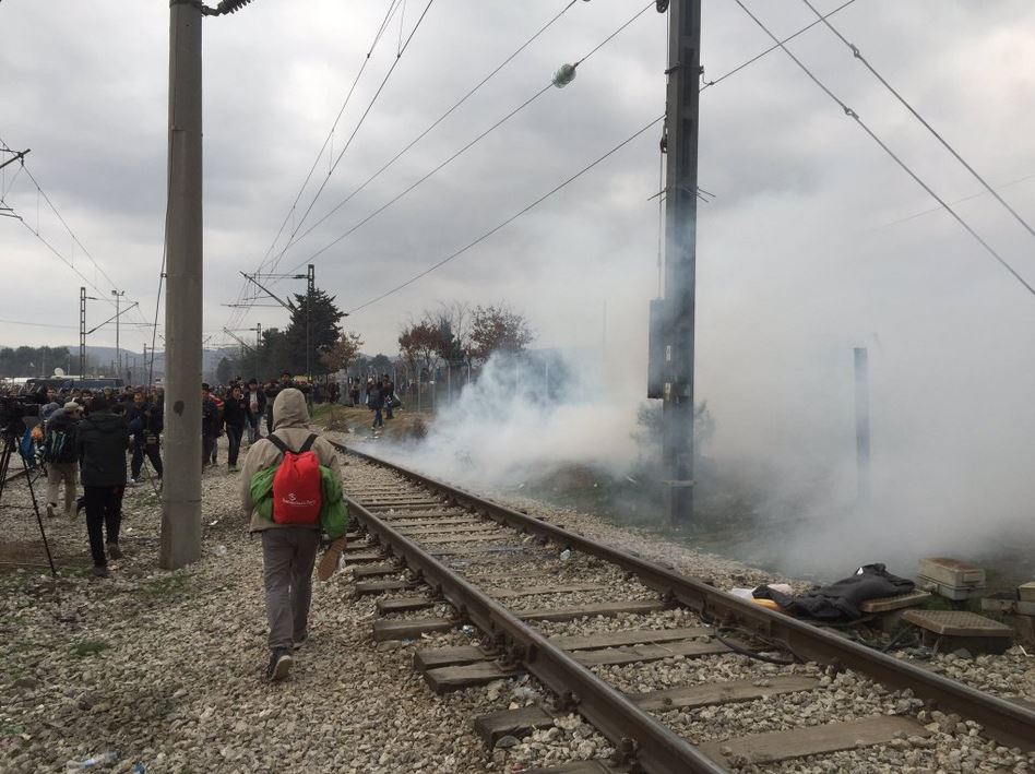 Χάος στην Ειδομένη – Χειροβομβίδες κρότου – λάμψης και δακρυγόνα – ΦΩΤΟ