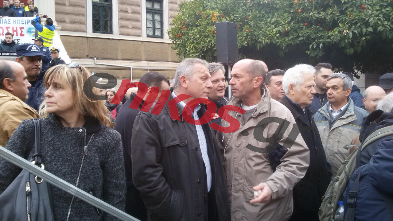 Ο Παφίλης στην πορεία των ενστόλων – ΦΩΤΟ