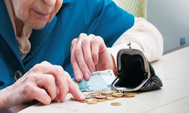 Νέα πρόταση Κατρούγκαλου: Μαχαίρι σε συντάξεις πάνω από 1000€