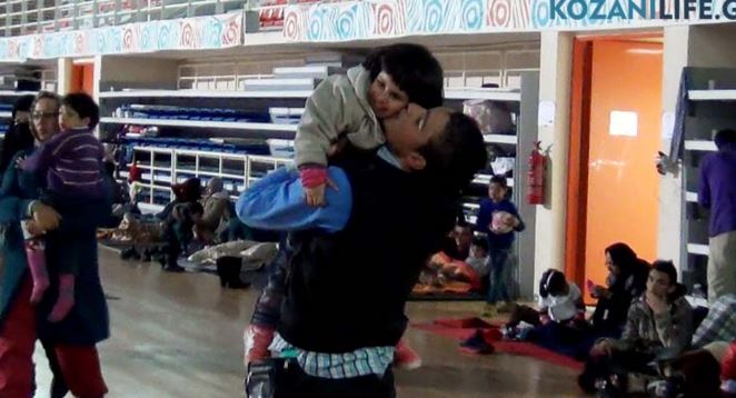 Προσφυγική ροή χωρίς τέλος και στην Κοζάνη – ΒΙΝΤΕΟ – ΦΩΤΟ