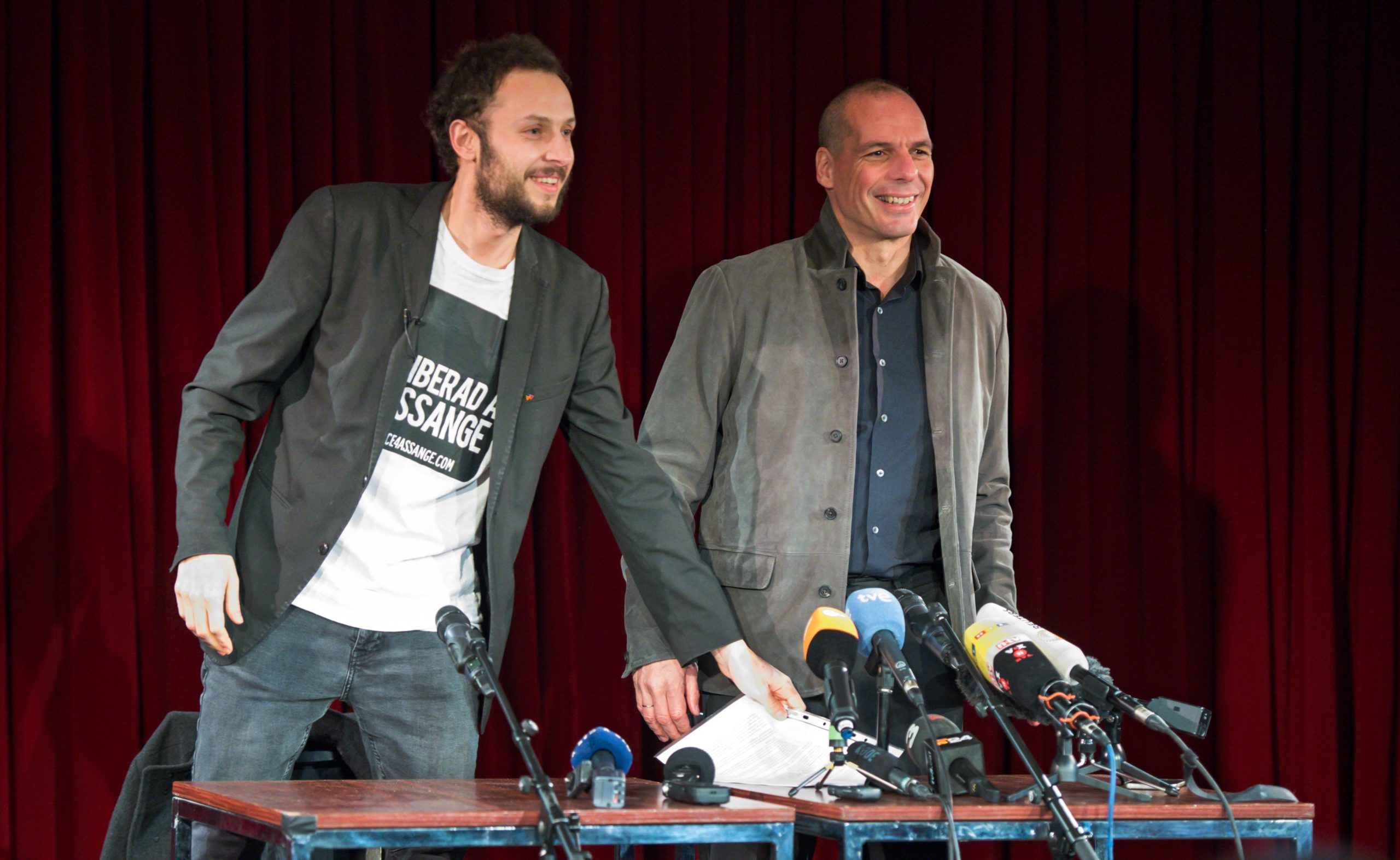 Αυτός είναι ο 32χρονος Κρόατης φιλόσοφος στο πλευρό του Βαρουφάκη – ΦΩΤΟ