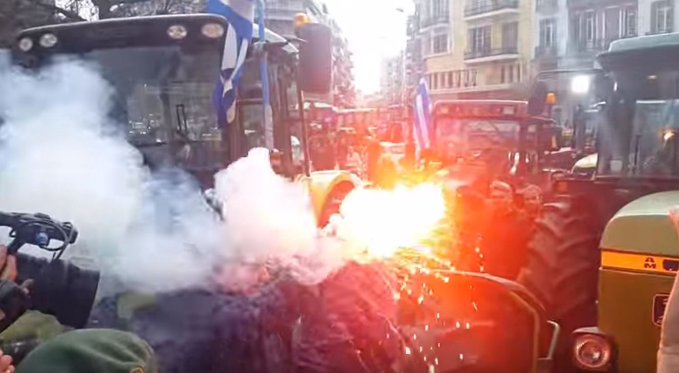 Οι έμποροι ζητούν από τους αγρότες να ανοίξουν τους δρόμους