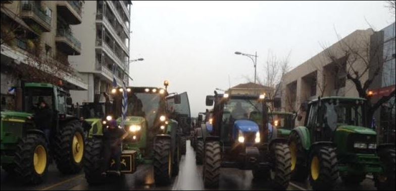 Παρέλαση με τρακτέρ στην Τσιμισκή – ΤΩΡΑ – ΒΙΝΤΕΟ