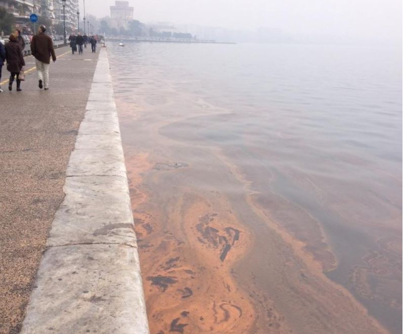 Ο Θερμαϊκός ”βάφτηκε” ξανά κόκκινος