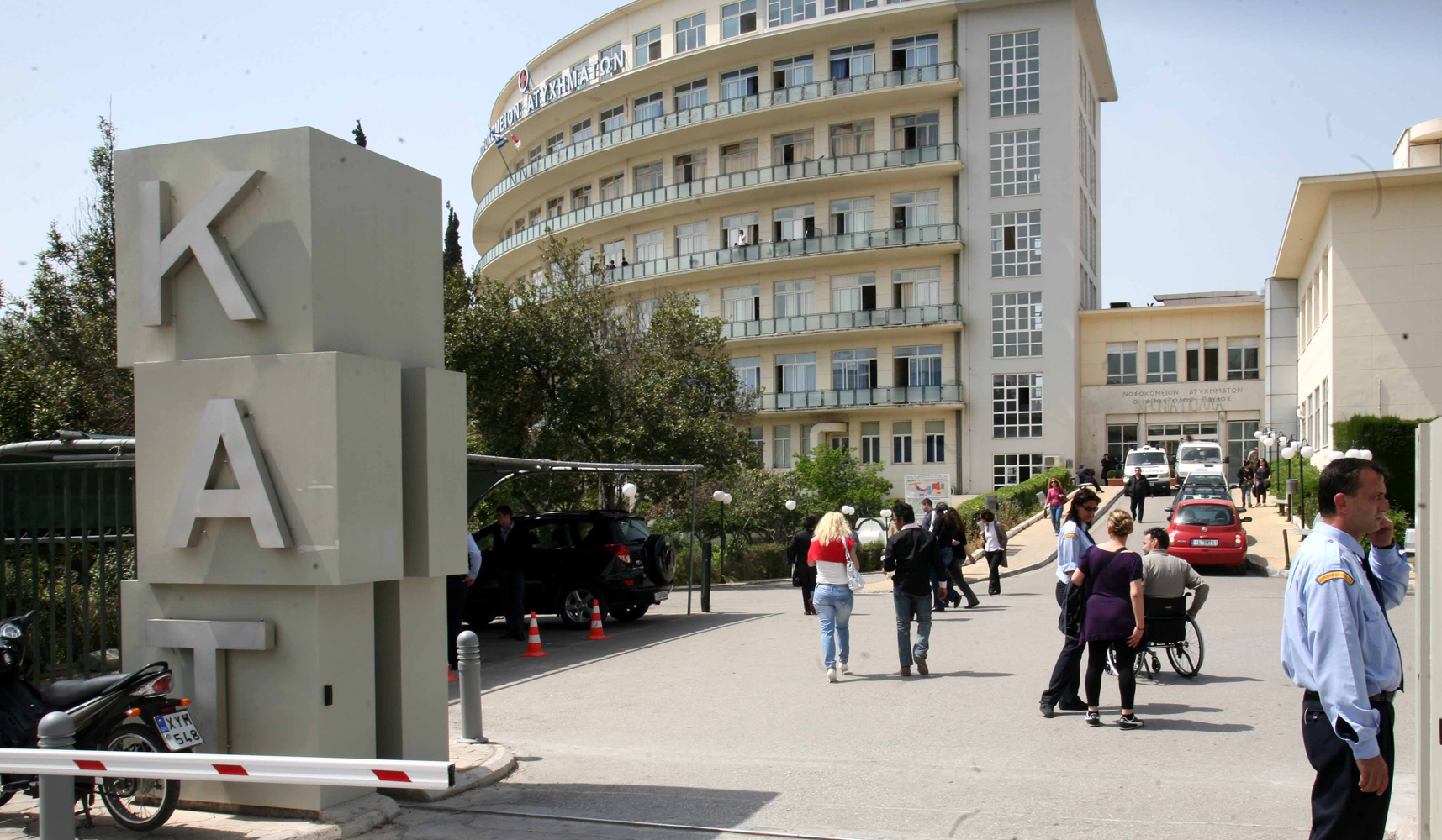 Φωτιά σε αποθήκη του ΚΑΤ τα ξημερώματα