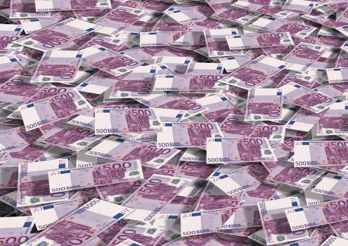 FT: Η ΕΚΤ έχει λάβει άτυπα απόφαση για την απόσυρση των χαρτονομισμάτων των 500 ευρώ