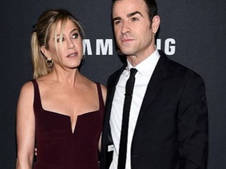 Το εντυπωσιακό στενό φόρεμα της Τζένιφερ Άνιστον – ΦΩΤΟ