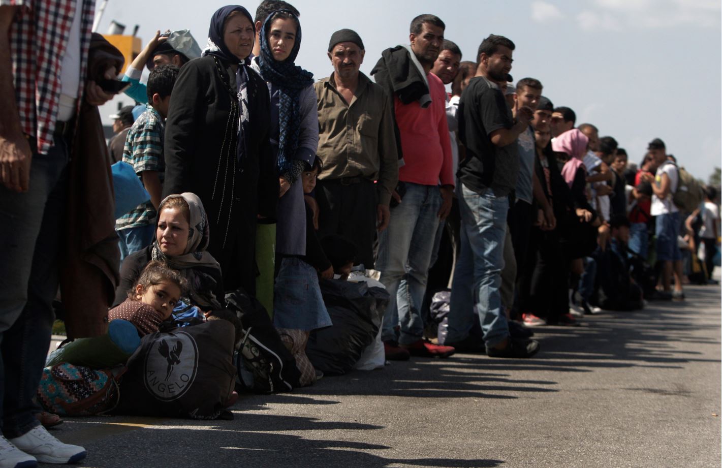 2.500 οι πρόσφυγες στους επιβατικούς σταθμούς του Πειραιά