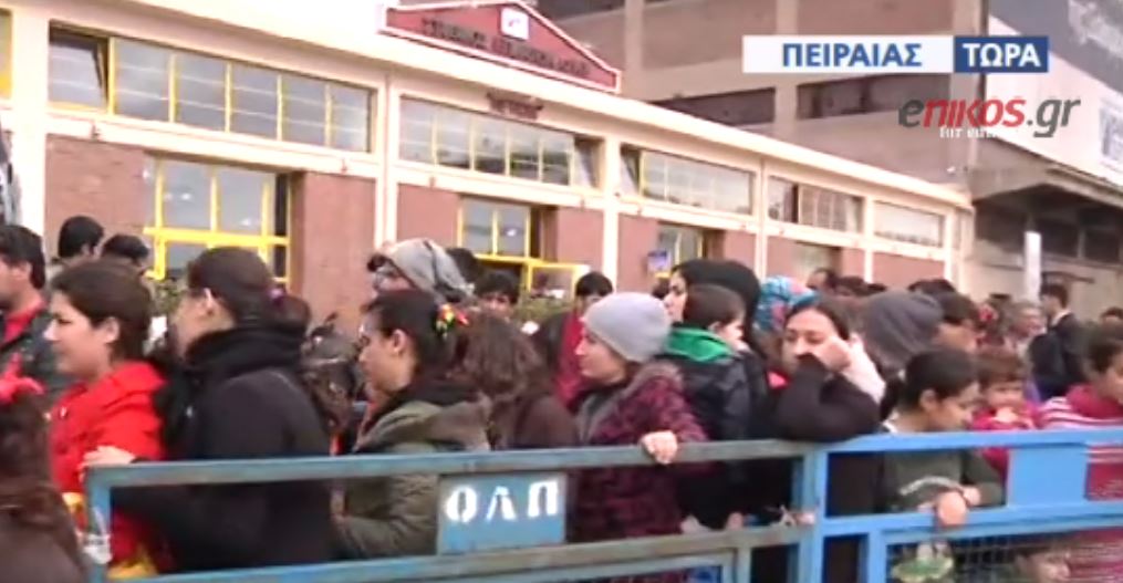 Ένα απέραντο κέντρο φιλοξενίας προσφύγων το λιμάνι του Πειραιά – ΒΙΝΤΕΟ