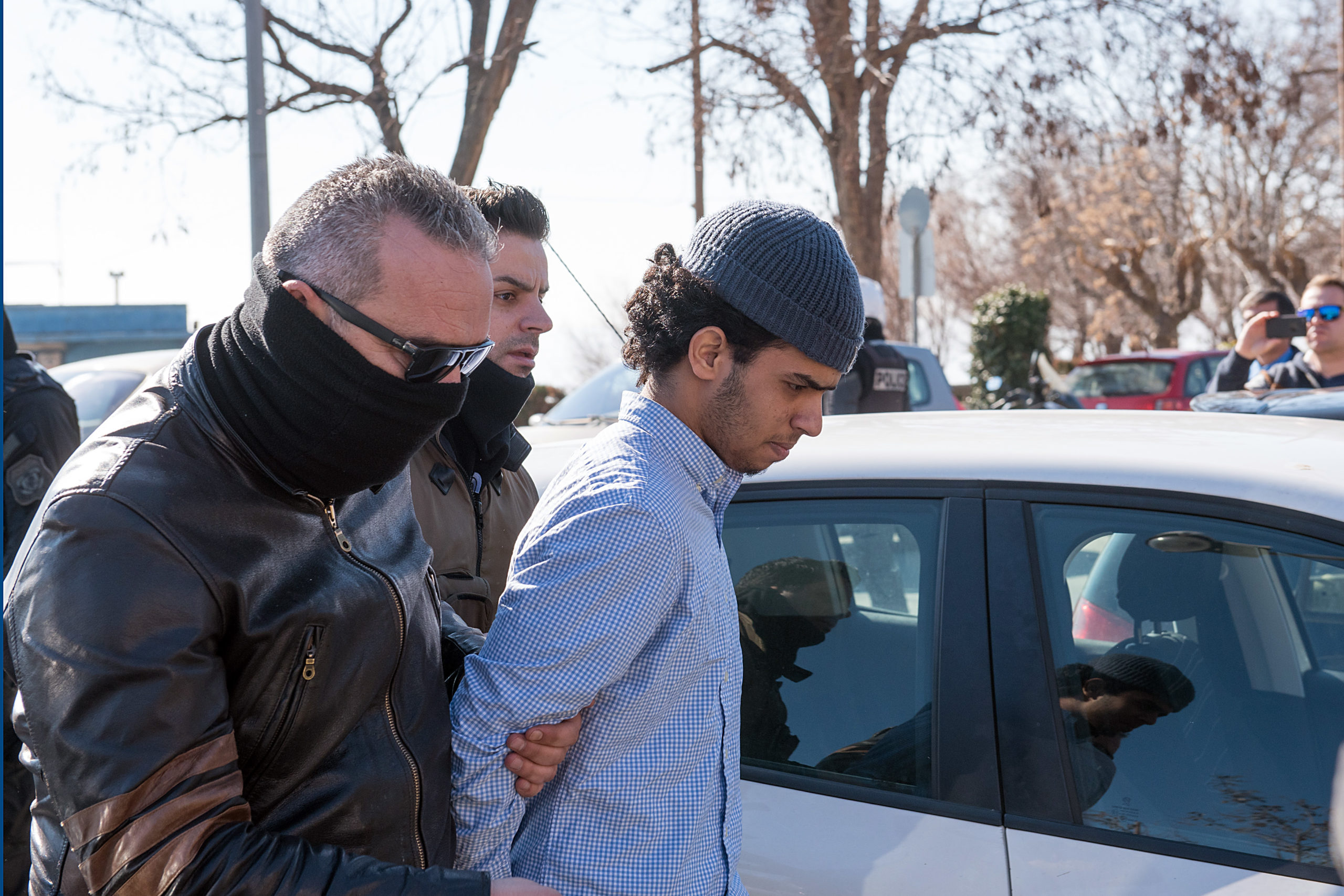 Οι τζιχαντιστές που συνελήφθησαν στην Αλεξανδρούπολη υποστήριξαν πως τα μαχαίρια ήταν… σουβενίρ
