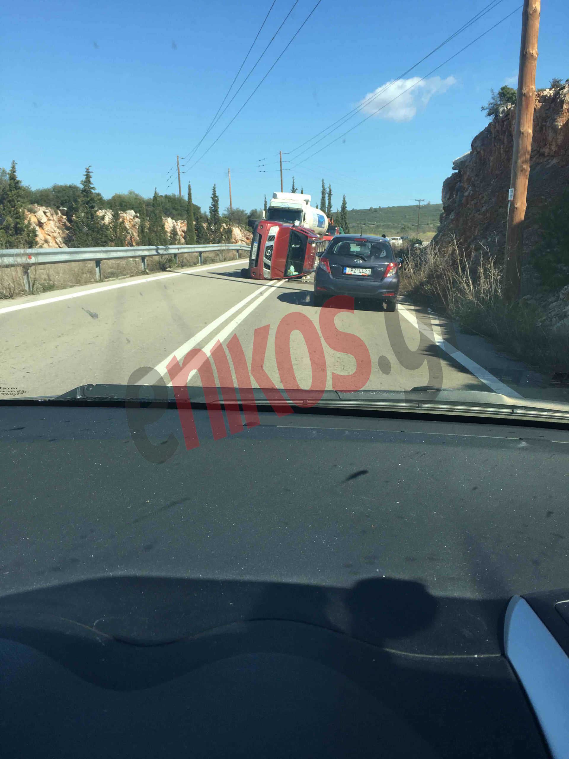 Τροχαίο στον παράδρομο της Αθηνών – Λαμίας κοντά στο Κάστρο – ΦΩΤΟ