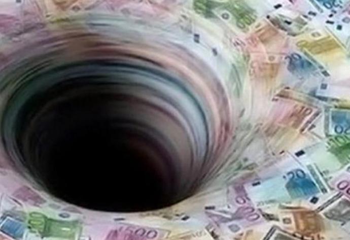 Τρύπα 600 εκ. ευρώ στα έσοδα του 2016 από την ύφεση του 2015