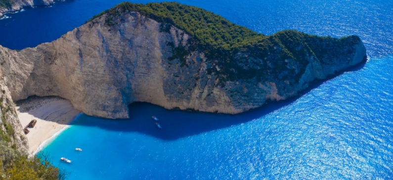 Travel and Leisure: Οι 15 καλύτερες παραλίες της Ελλάδας