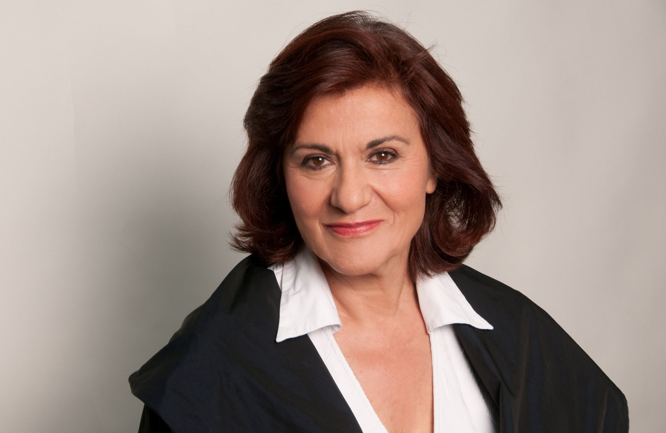 Η Θεανώ Φωτίου για το “παράλληλο πρόγραμμα”