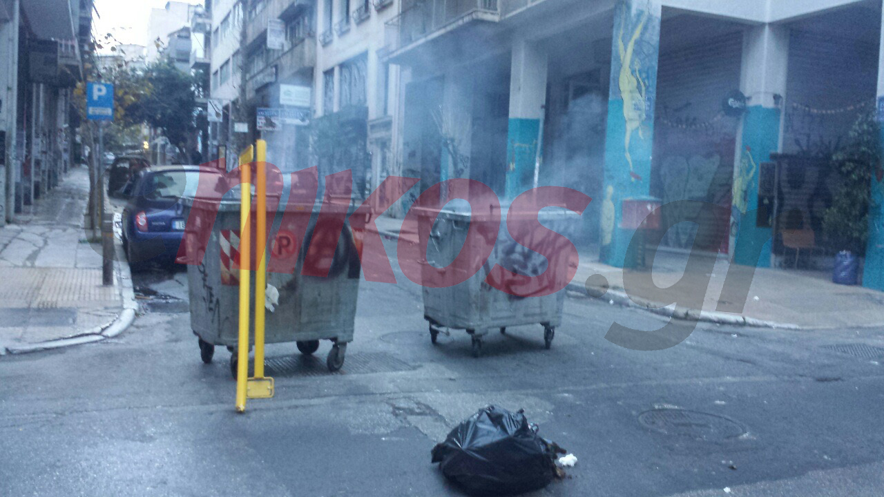 Οδοφράγματα στα Εξάρχεια – ΦΩΤΟ