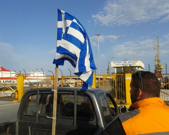 Κατάληψη στο τελωνείο του Ηρακλείου από τους αγρότες – ΦΩΤΟ