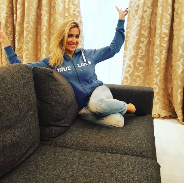 H Παπαβασιλείου έκοψε τα μαλλιά της – ΦΩΤΟ