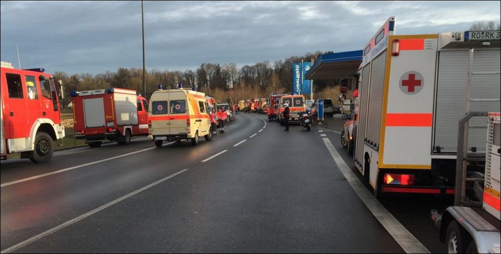 Βαυαρία – Ασθενοφόρα και ελικόπτερα στο σημείο της τραγωδίας – ΦΩΤΟ