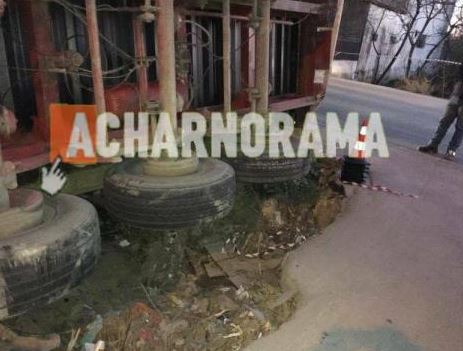 Ανατροπή νταλίκας στις Αχαρνές – ΦΩΤΟ