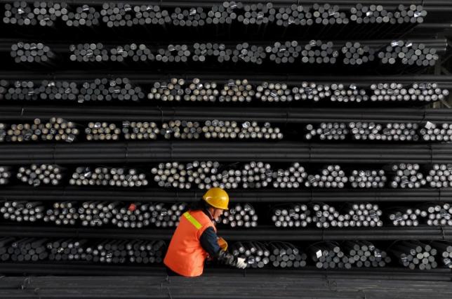 Κίνα: Απολύονται 1,8 εκατ. εργαζόμενοι σε χάλυβα και άνθρακα
